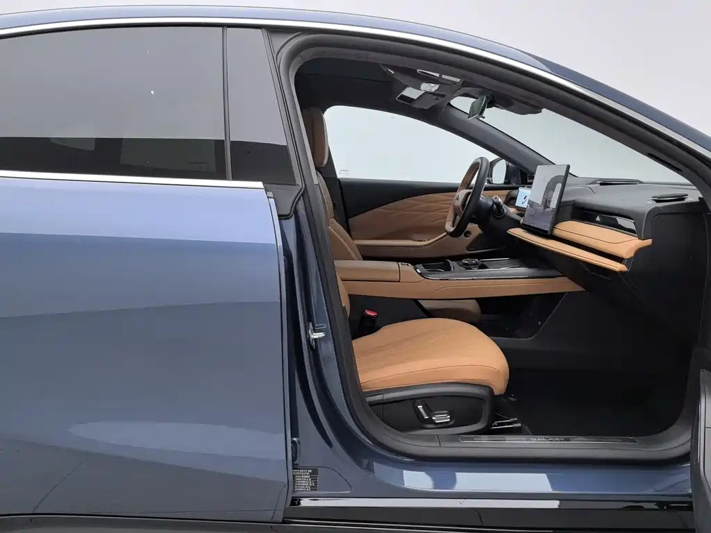 Geely Galaxy Starshine 8 2025 — фото 23