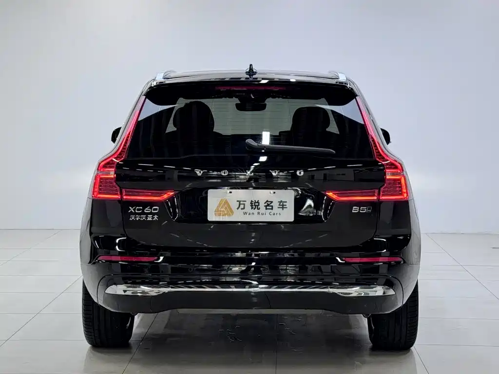 Volvo XC60 2023 — фото 4