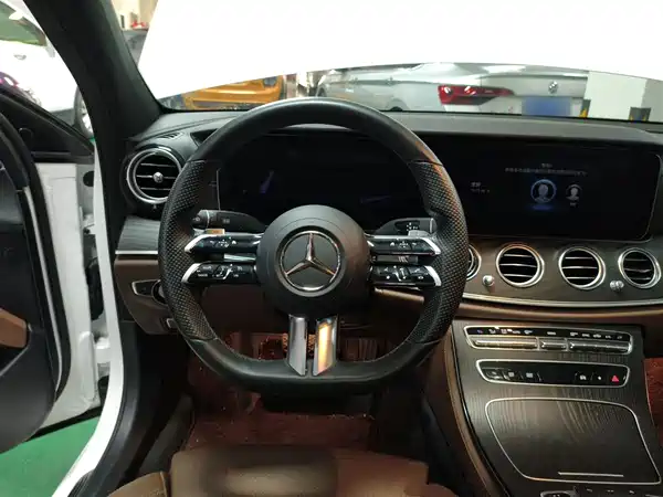 Mercedes-Benz E-Class 2022