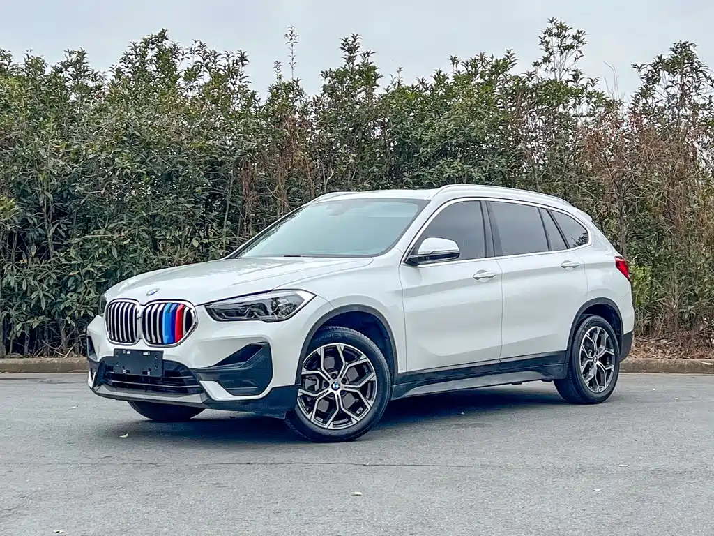 BMW X1 2021 — фото 1