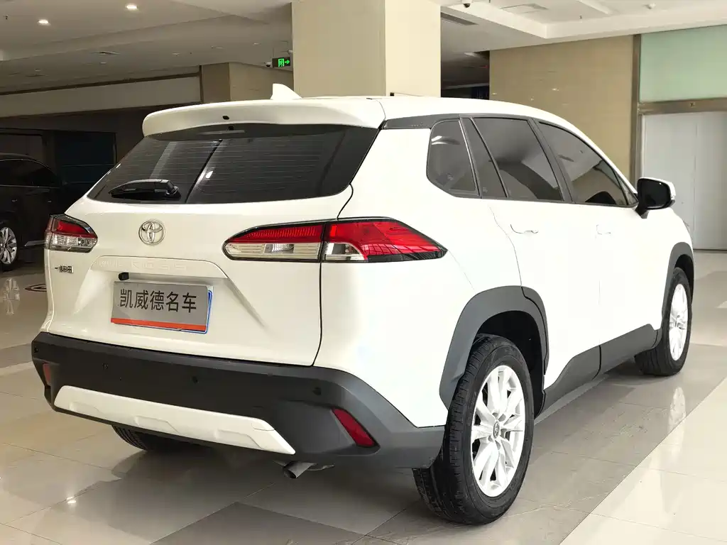 Toyota Corolla Cross 2023 — фото 12
