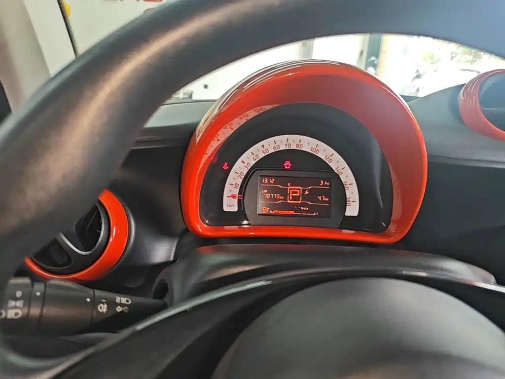 smart fortwo 2016 — фото 12