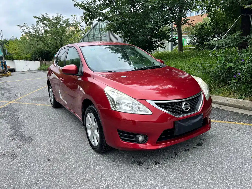 Nissan Tiida 2014