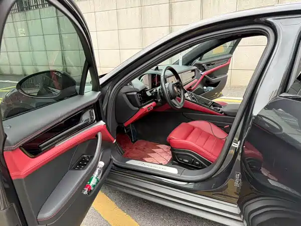 Porsche Panamera 2024