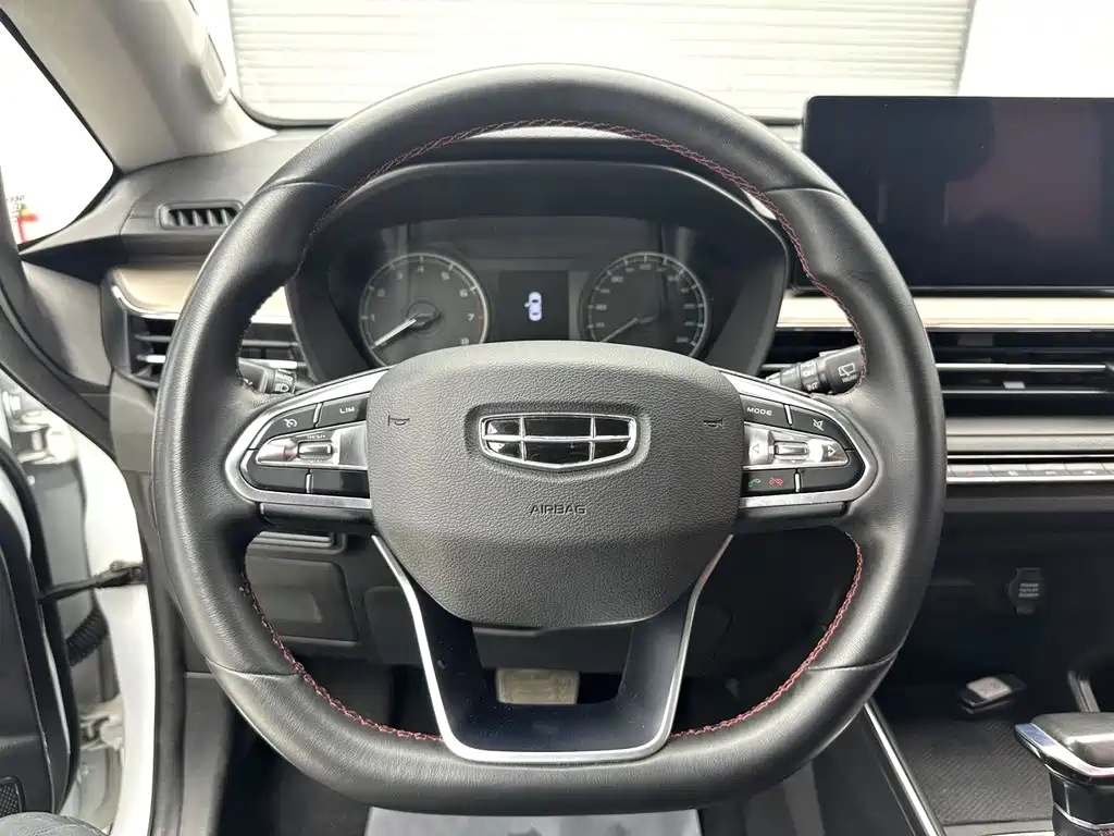 Geely Vision X3 2021 — фото 12