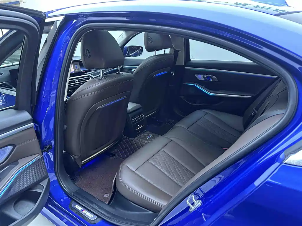 BMW 3 Series 2023 — фото 10