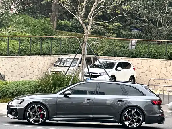 Audi RS 4 2023