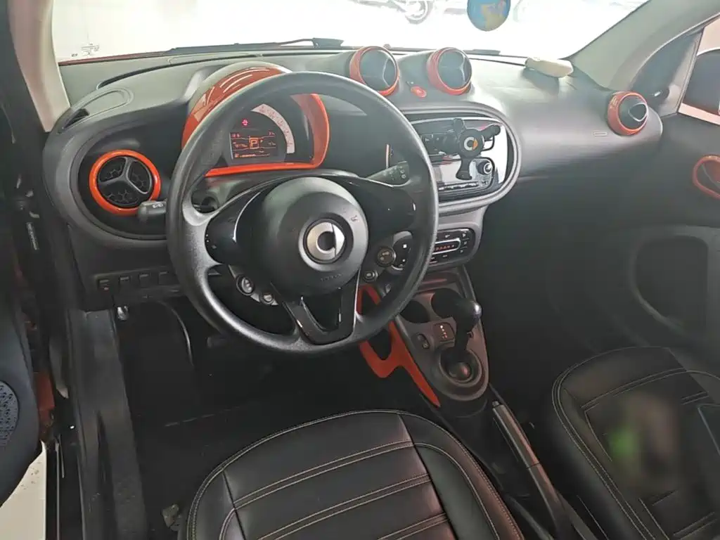 smart fortwo 2016 — фото 10