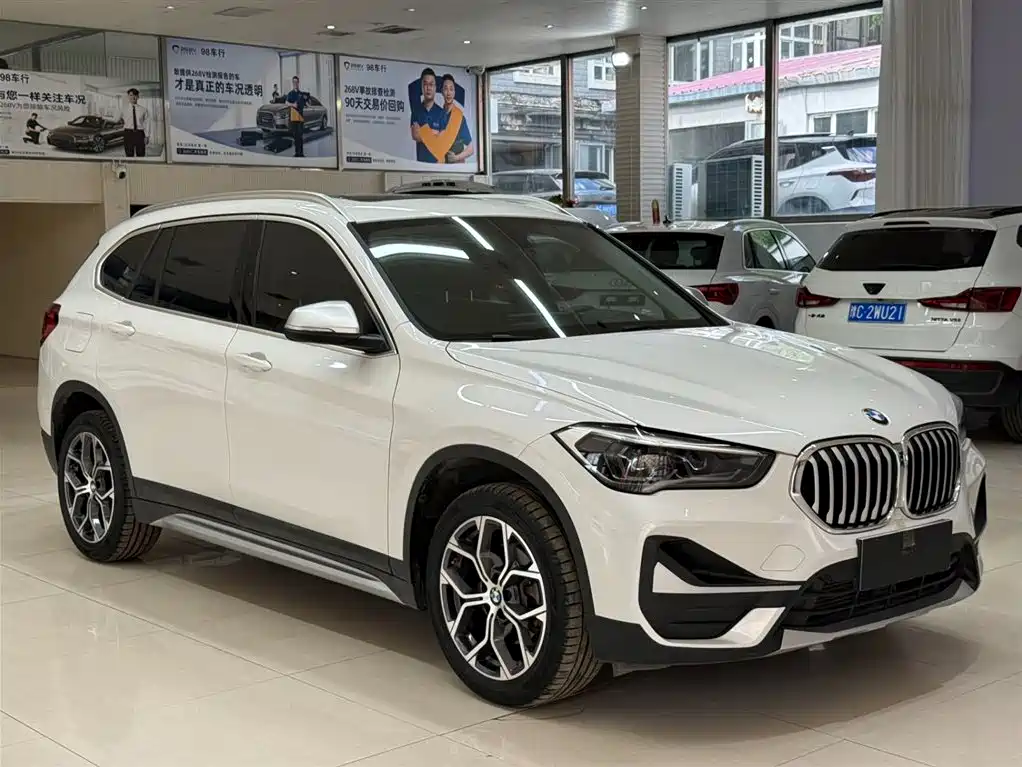 BMW X1 2022 — фото 3