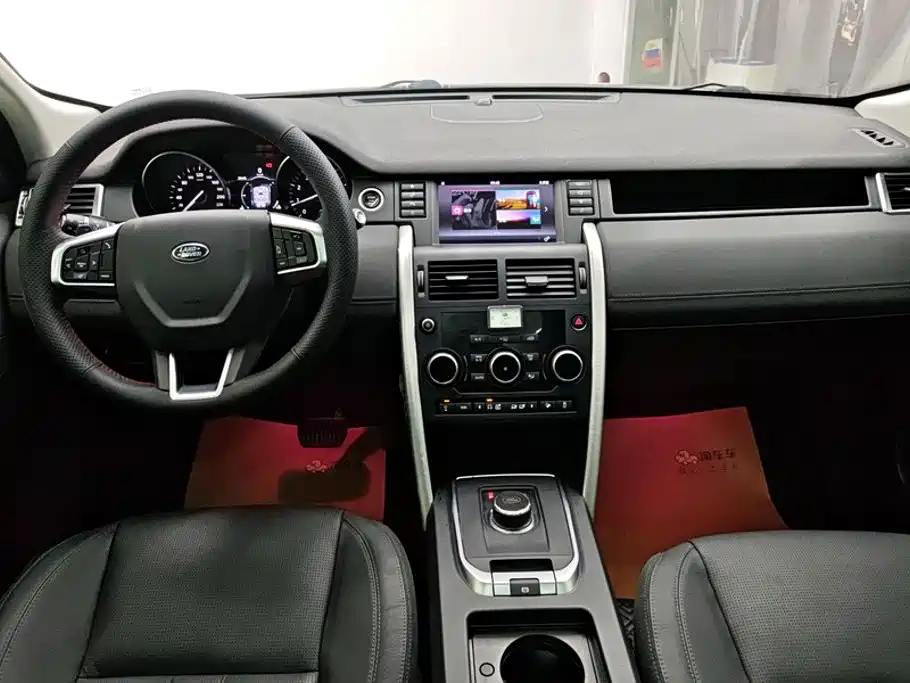 Land Rover Discovery Sport 2017 — фото 12