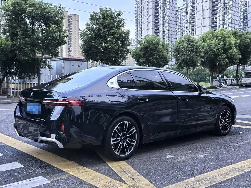 BMW 5 Series 2024