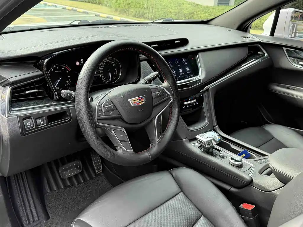 Cadillac XT5 2020 — фото 11
