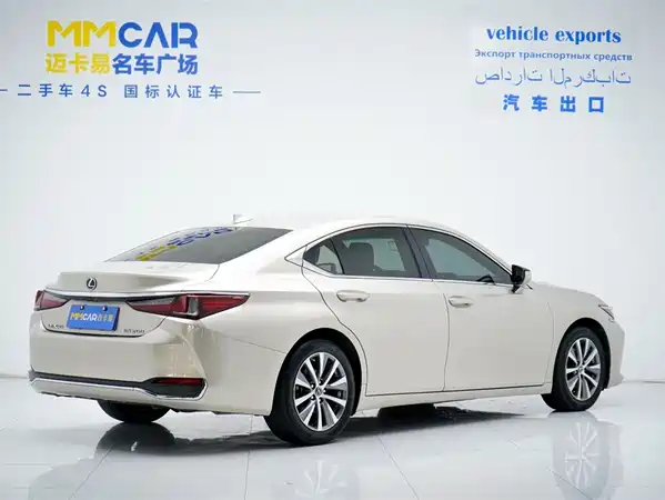 Lexus ES 2018