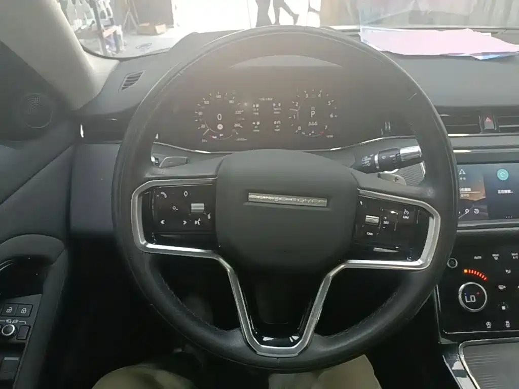 Land Rover Evoque 2022 — фото 11