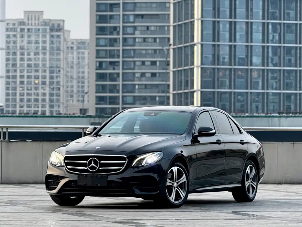 Mercedes-Benz E-Class 2017 — фото 1
