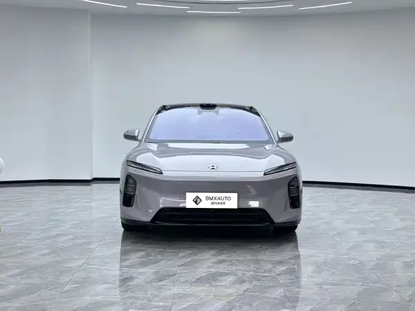 NIO ET5 2025