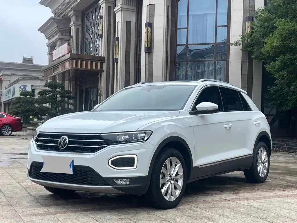Volkswagen T-Roc 2021 — фото 1
