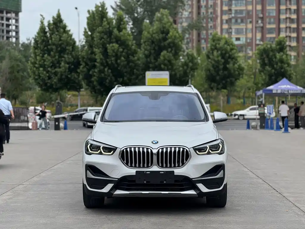 BMW X1 2022 — фото 2