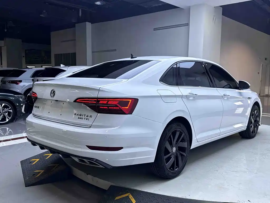 Volkswagen Sagitar 2021