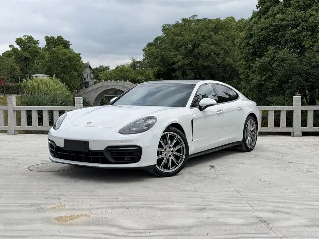 Porsche Panamera 2022 — фото 1
