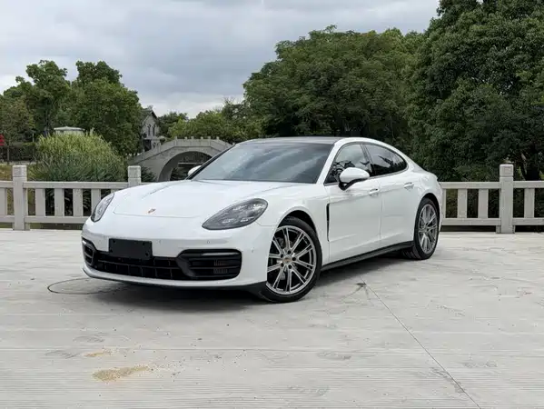 Porsche Panamera 2022
