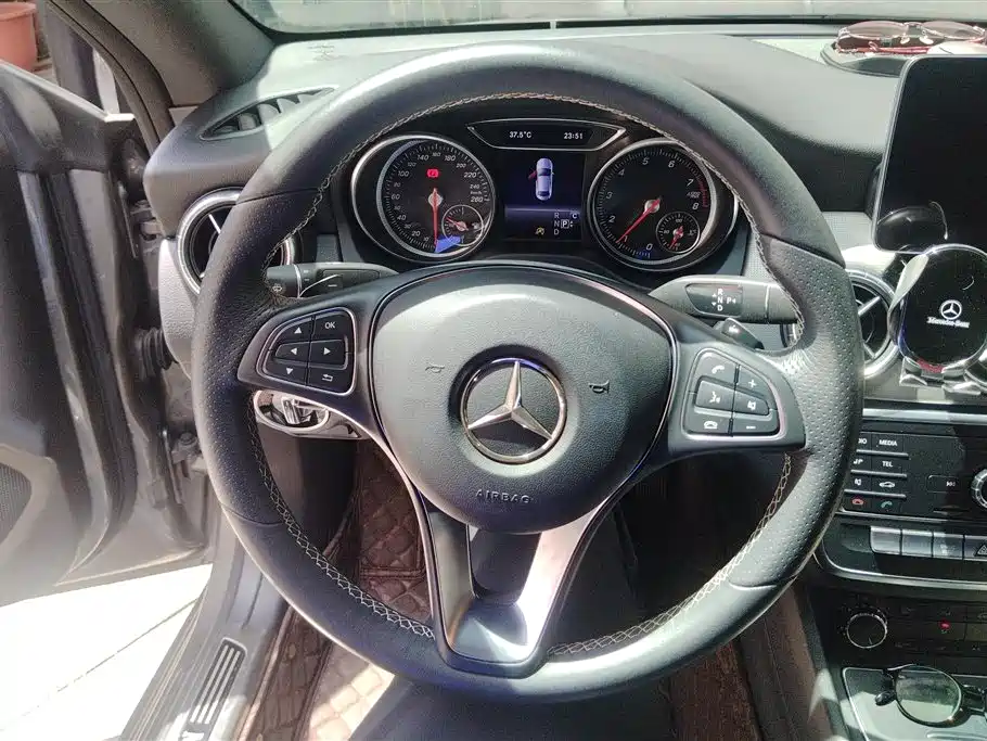 Mercedes-Benz CLA 2018 — фото 15