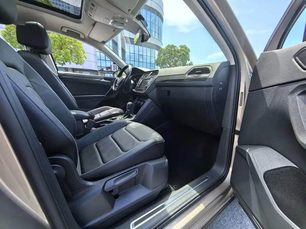 Volkswagen Tiguan 2017 — фото 10