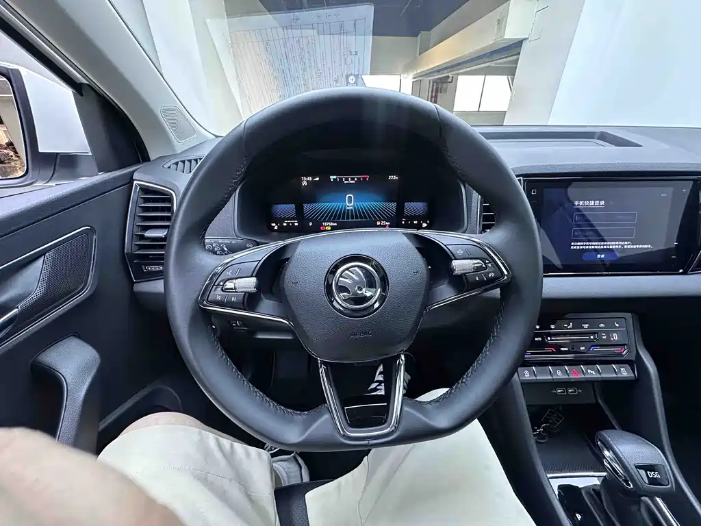 Skoda Karoq 2022 — фото 12