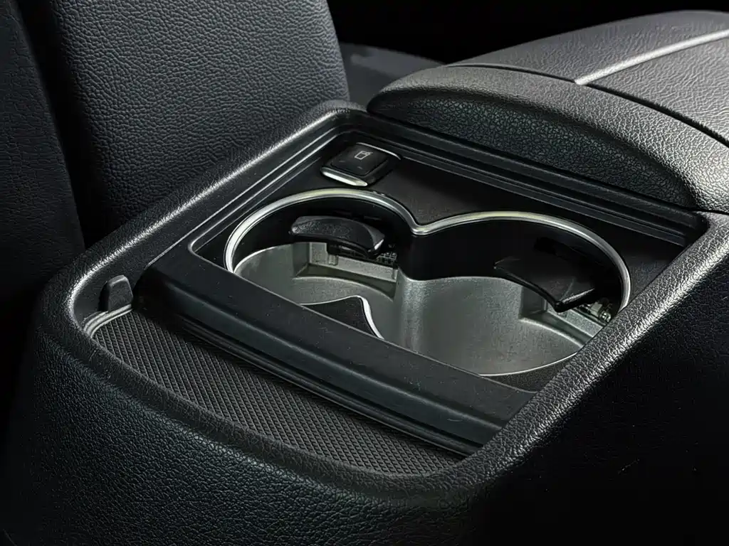 Mercedes-Benz V-Class 2023 — фото 4