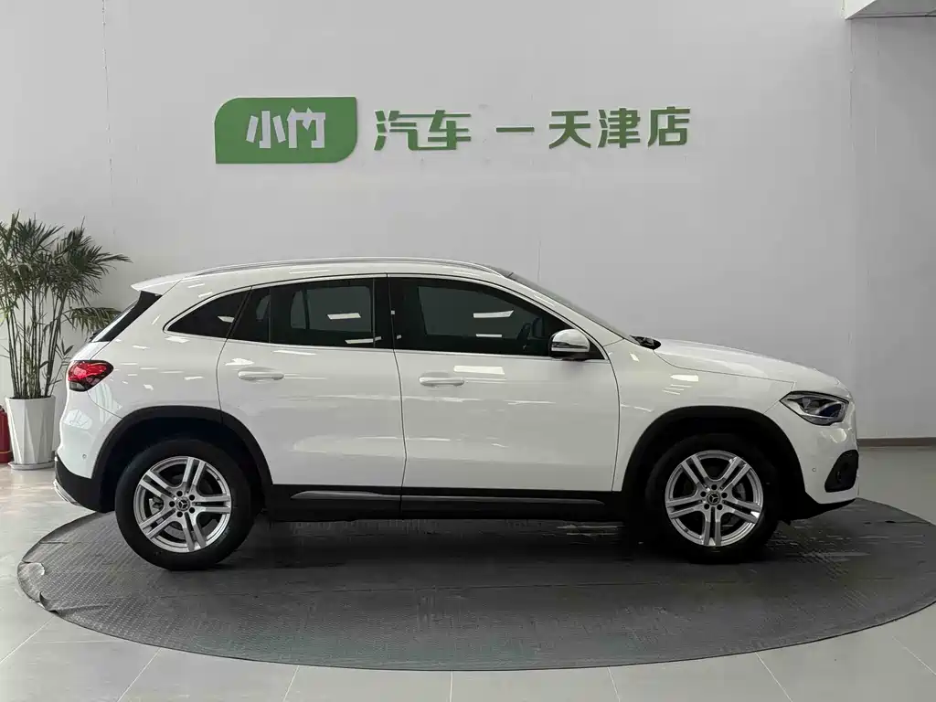 Mercedes-Benz GLA 2021