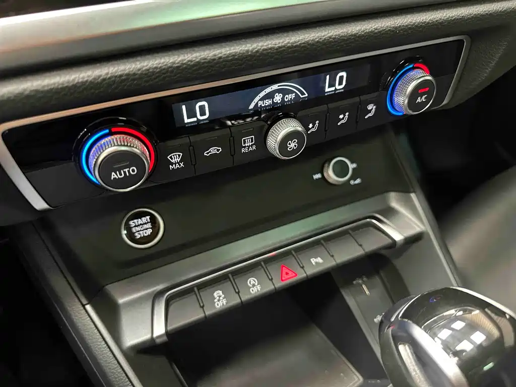 Audi Q3 Sportback 2021 — фото 16