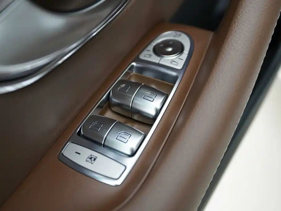 Mercedes-Benz E-Class 2021 — фото 10
