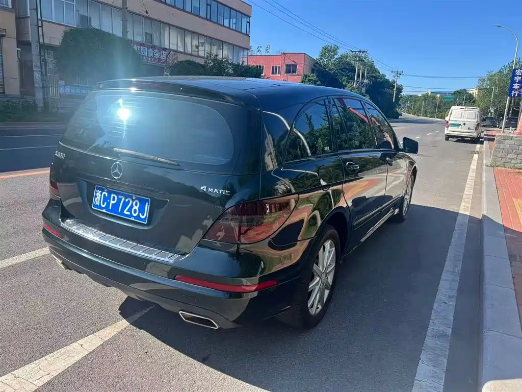 Mercedes-Benz R-Class 2011