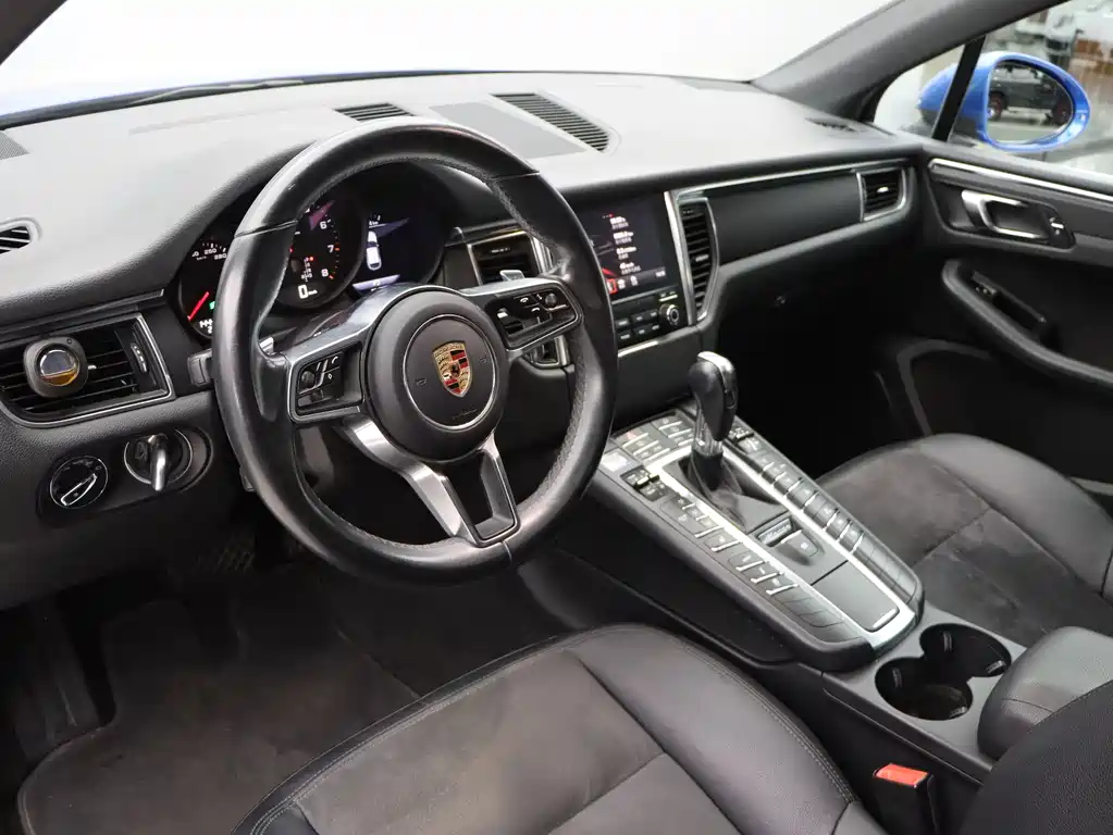 Porsche Macan 2016 — фото 17