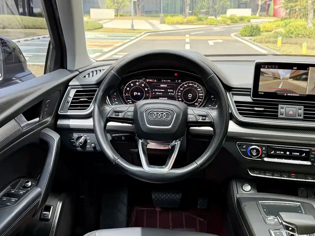 Audi Q5L 2020 — фото 11
