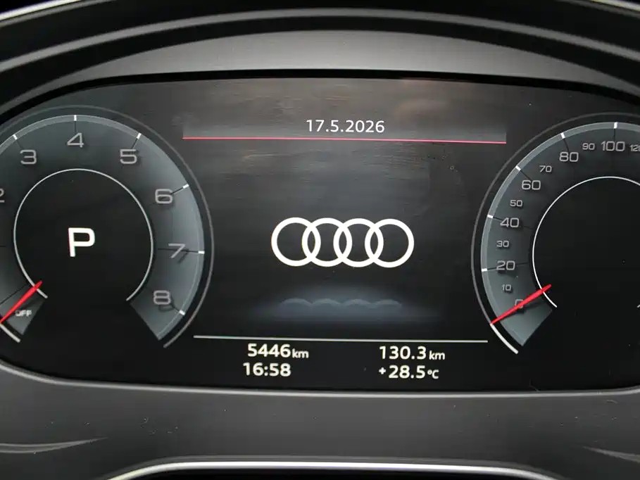 Audi Q5L 2025 — фото 11