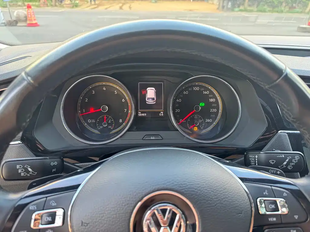 Volkswagen Tiguan L 2020 — фото 11