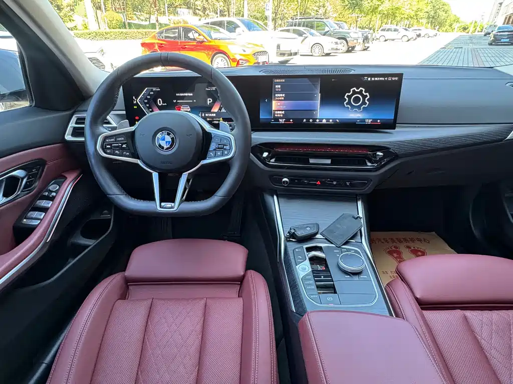 BMW 3 Series 2025 — фото 12