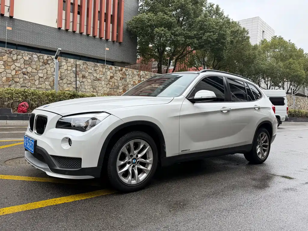 BMW X1 2017 — фото 1