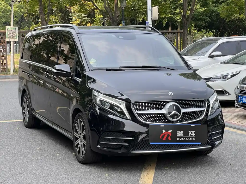 Mercedes-Benz V-Class 2022 — фото 9