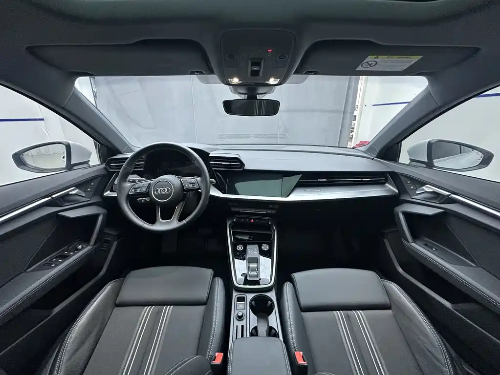 Audi A3 2023 — фото 11