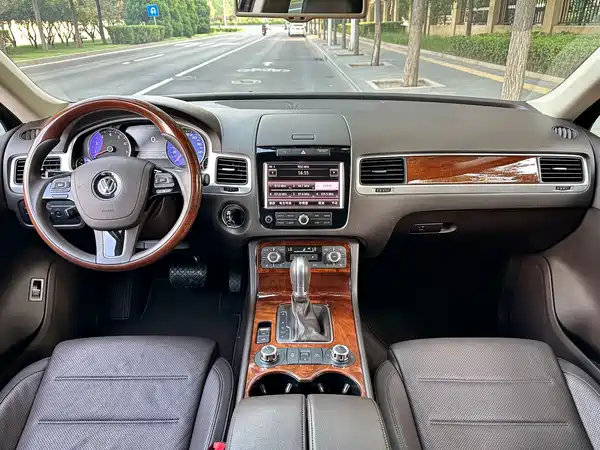 Volkswagen Touareg 2015