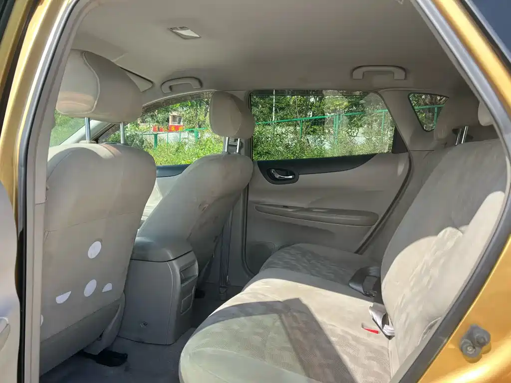 Nissan Tiida 2013