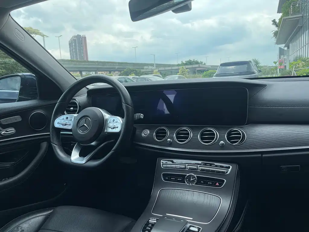 Mercedes-Benz E-Class 2020 — фото 11