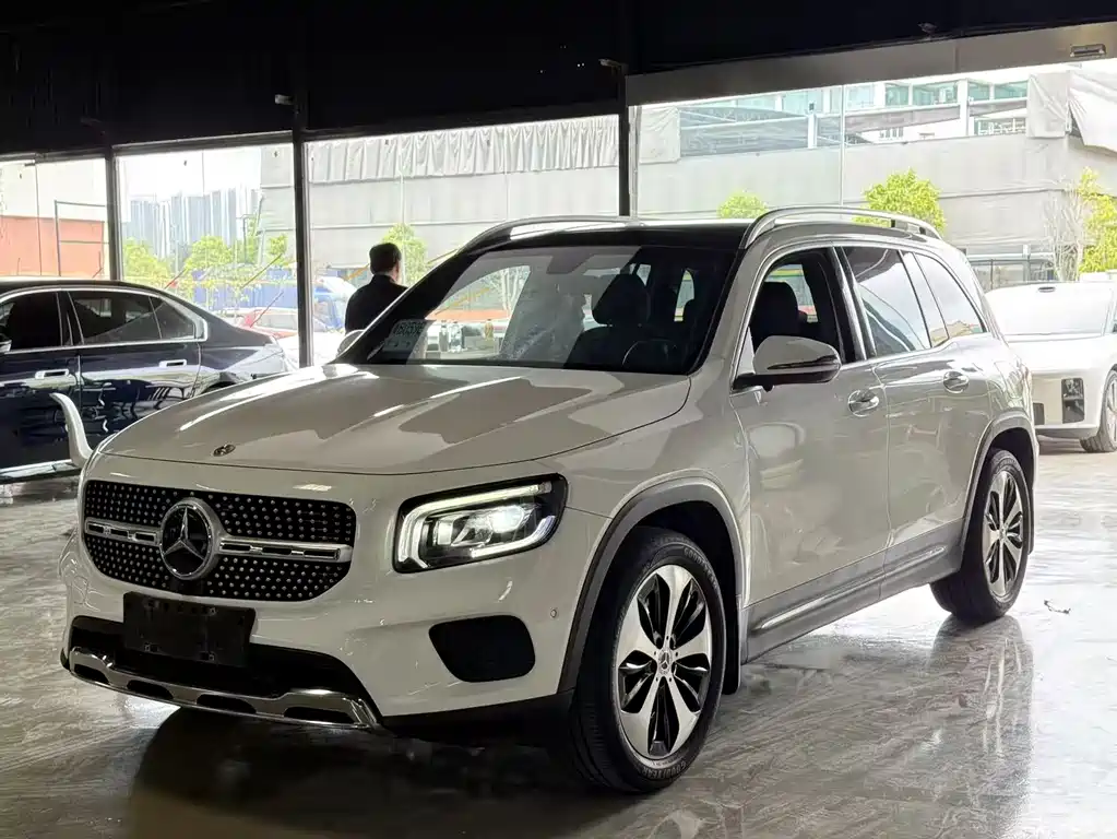 Mercedes-Benz GLB 2022 — фото 1
