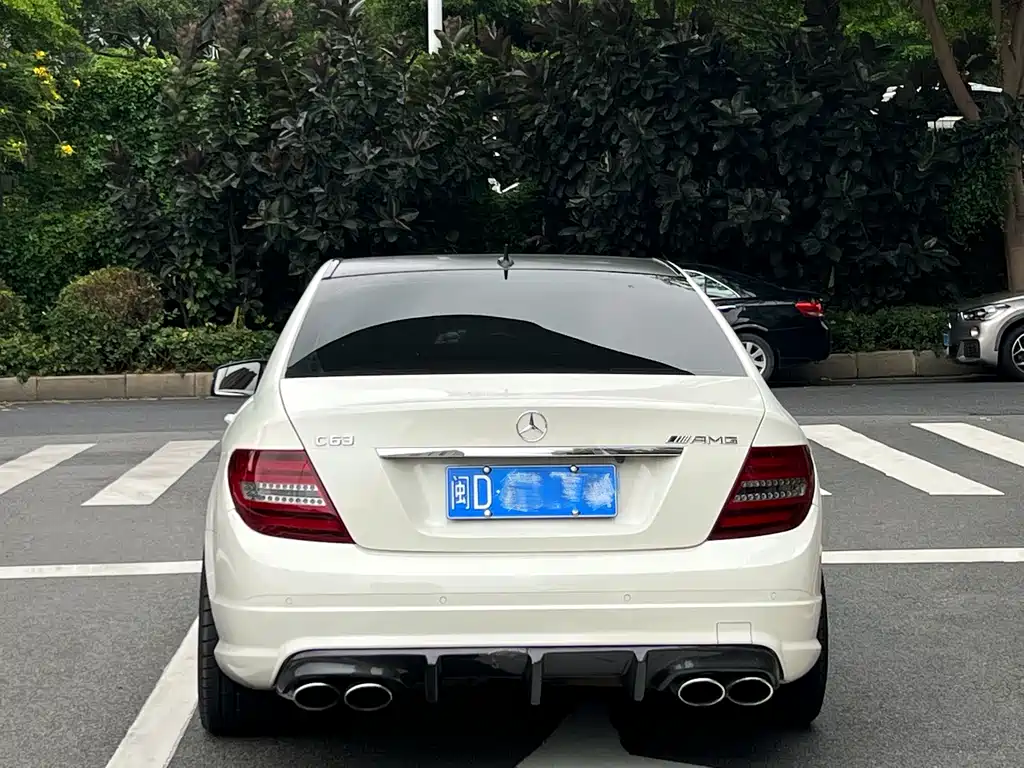 Mercedes-Benz C-Class AMG 2010 — фото 8