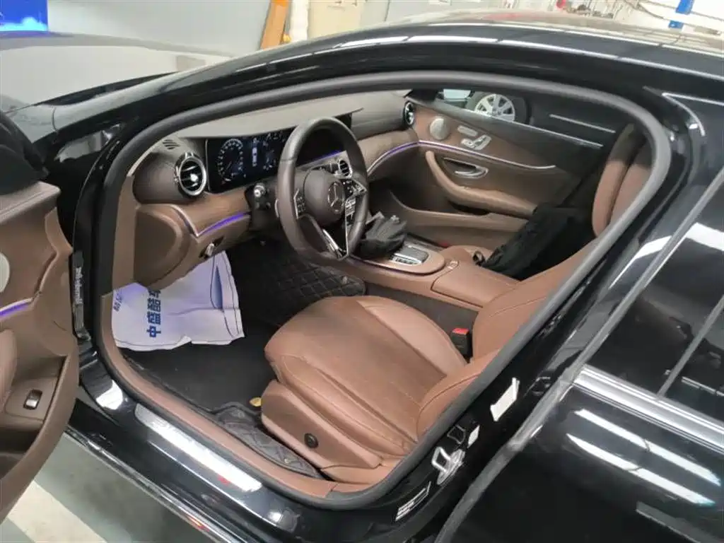 Mercedes-Benz E-Class 2022