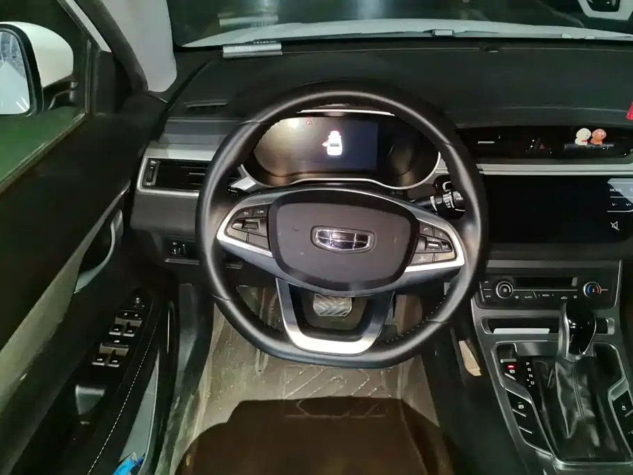 Geely Emgrand 2020 — фото 15