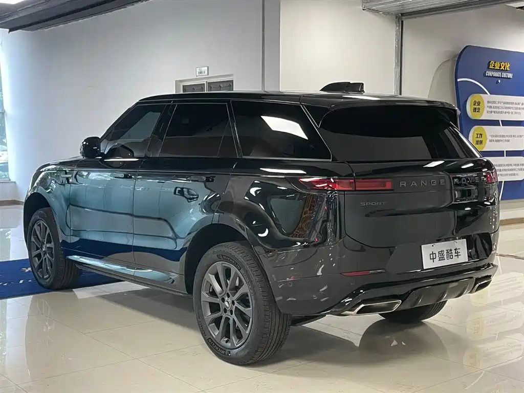 Land Rover Range Rover Sport 2023 — фото 27