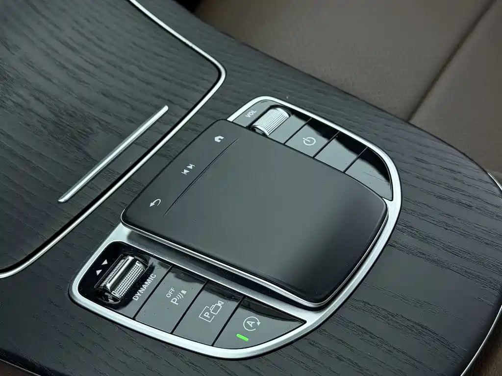 Mercedes-Benz E-Class 2022 — фото 14